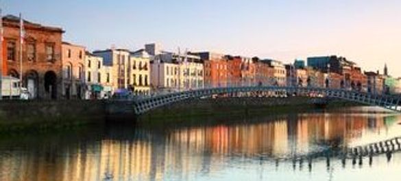 Ha'penny Bridge, Dublin. 