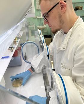 Sonny Hart working in a lab.
