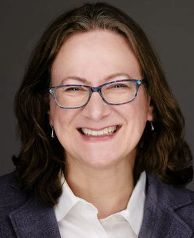 Headshot of Elisabeth Bik.