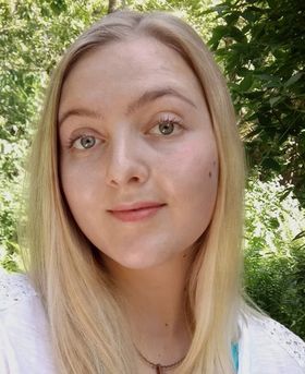 Headshot of Sarah Cottrell.