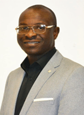 Headshot of Omololu Fagunwa