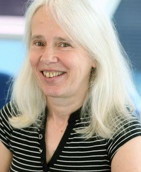 Headshot of Lynne Boddy.